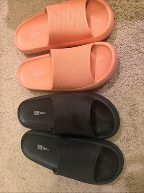 Unisex Slide-On Comfort Slippers in Peach and Black - Lightweight Casual Slides